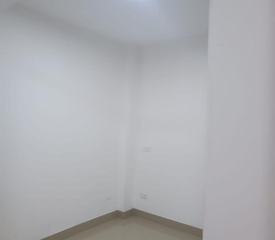 900