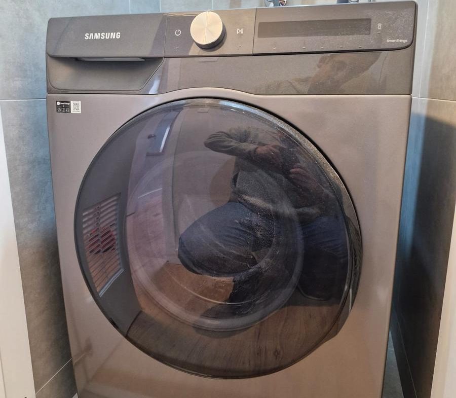 900